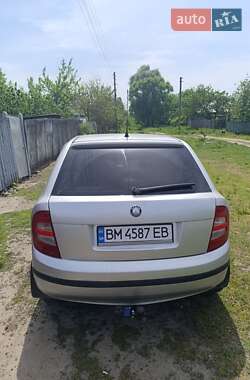 Хэтчбек Skoda Fabia 2002 в 
