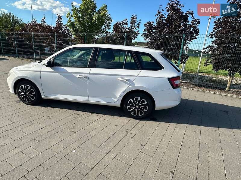 Універсал Skoda Fabia 2015 в Ужгороді