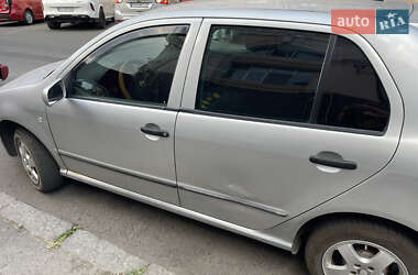 Седан Skoda Fabia 2002 в 