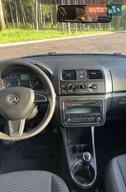 Хэтчбек Skoda Fabia 2014 в 