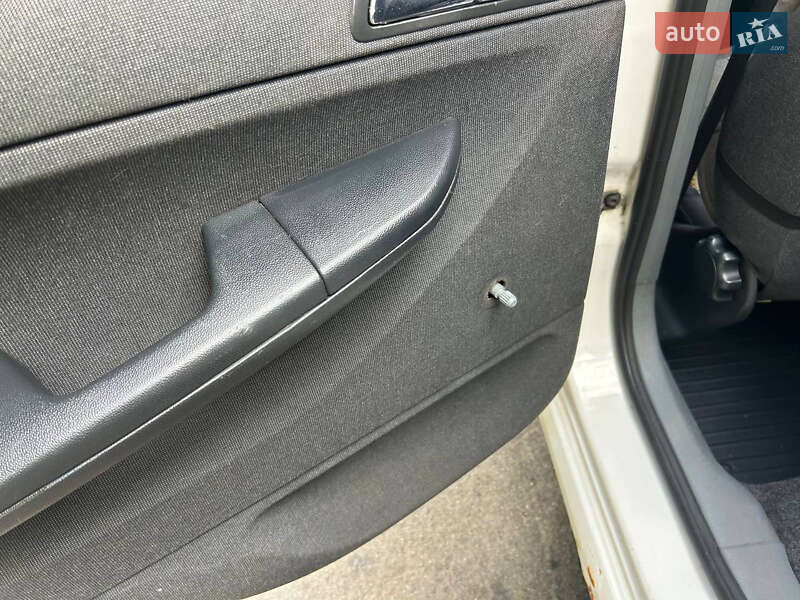 Универсал Skoda Fabia 2003 в Киеве