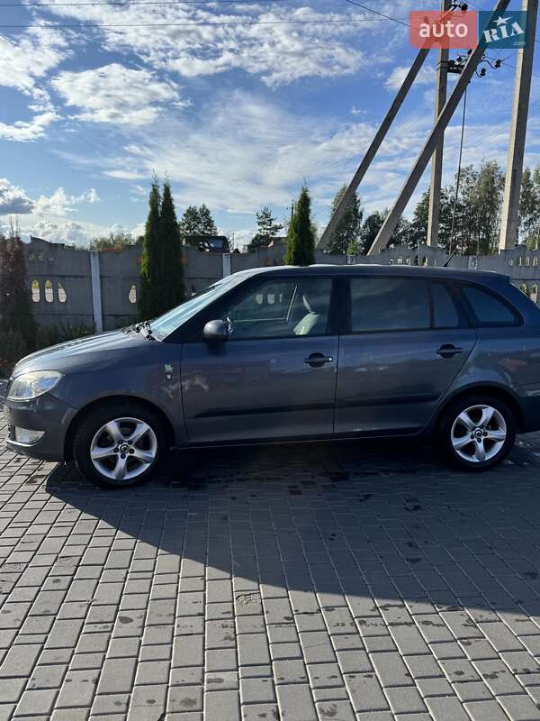 Универсал Skoda Fabia 2010 в Олевске