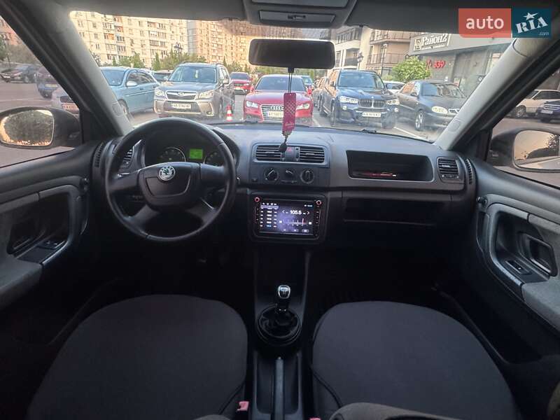 Хэтчбек Skoda Fabia 2011 в Киеве