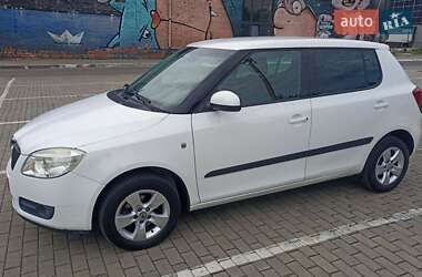Хэтчбек Skoda Fabia 2008 в Луцке