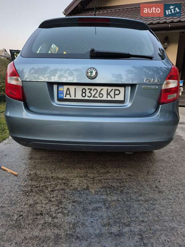 Універсал Skoda Fabia 2011 в Києві