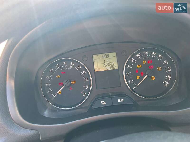 Хетчбек Skoda Fabia 2011 в Заводське