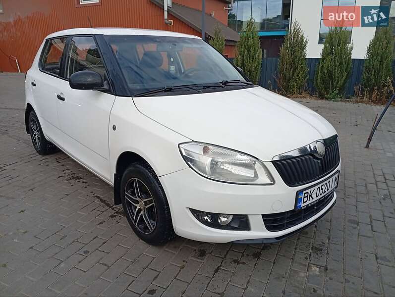 Хэтчбек Skoda Fabia 2011 в Ровно фото 4 Хэтчбек Skoda Fabia 2011 в Ровно