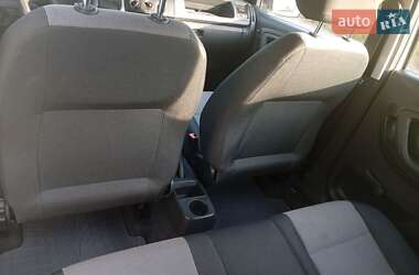 Хэтчбек Skoda Fabia 2011 в 