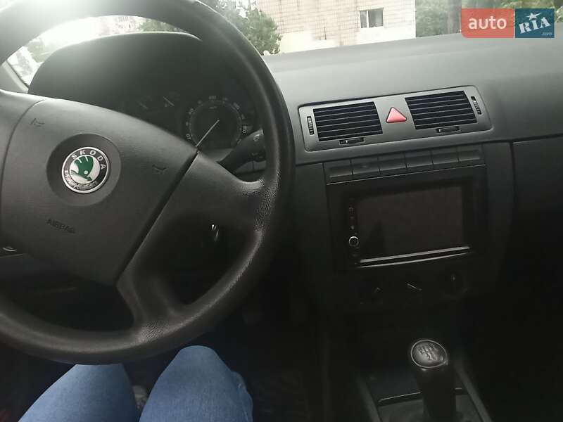 Хэтчбек Skoda Fabia 2006 в Киеве
