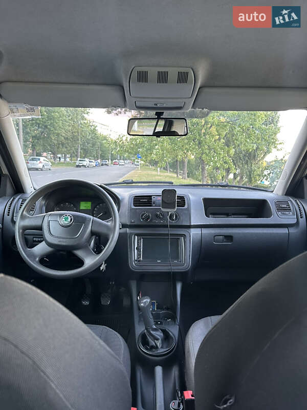 Хэтчбек Skoda Fabia 2011 в Киеве