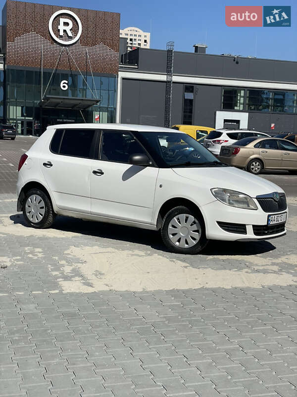 Хетчбек Skoda Fabia 2011 в Києві