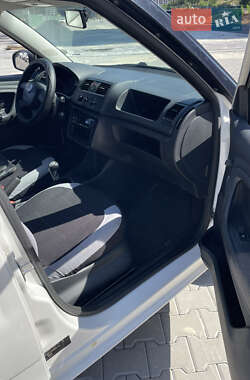 Хэтчбек Skoda Fabia 2011 в 