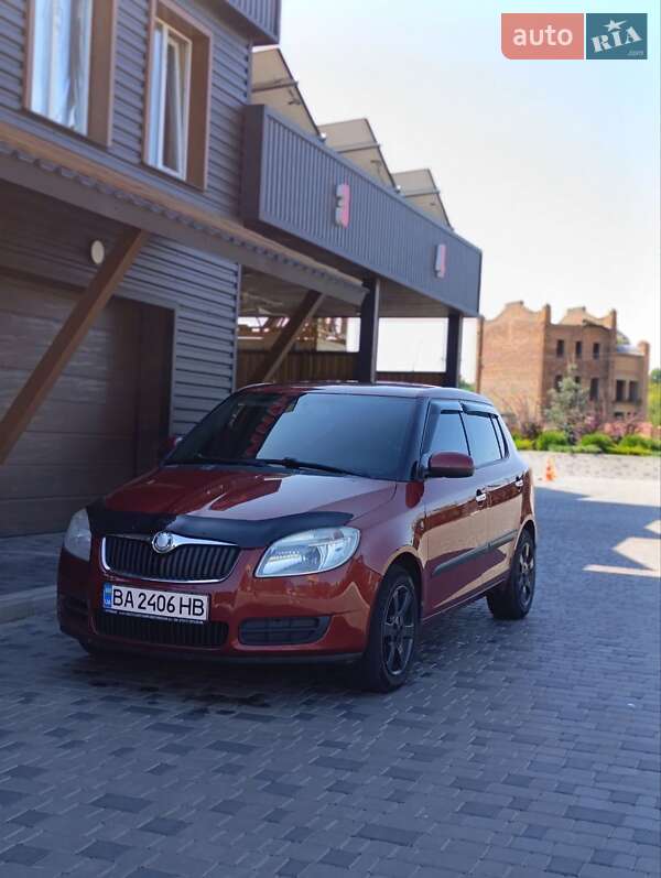 Хэтчбек Skoda Fabia 2007 в Новоукраинке