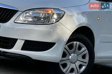 Хэтчбек Skoda Fabia 2011 в 