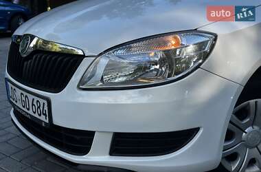 Хэтчбек Skoda Fabia 2011 в 