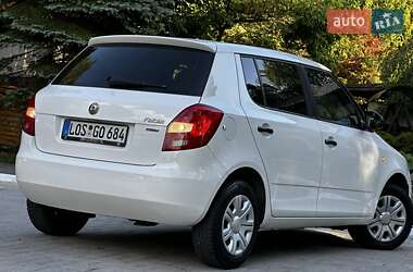 Хэтчбек Skoda Fabia 2011 в 