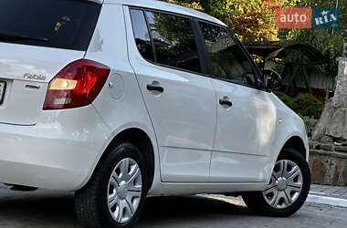 Хэтчбек Skoda Fabia 2011 в 