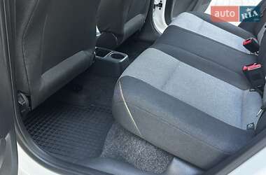 Хэтчбек Skoda Fabia 2011 в 