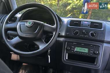 Хэтчбек Skoda Fabia 2011 в 