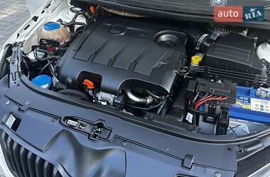 Хэтчбек Skoda Fabia 2011 в 