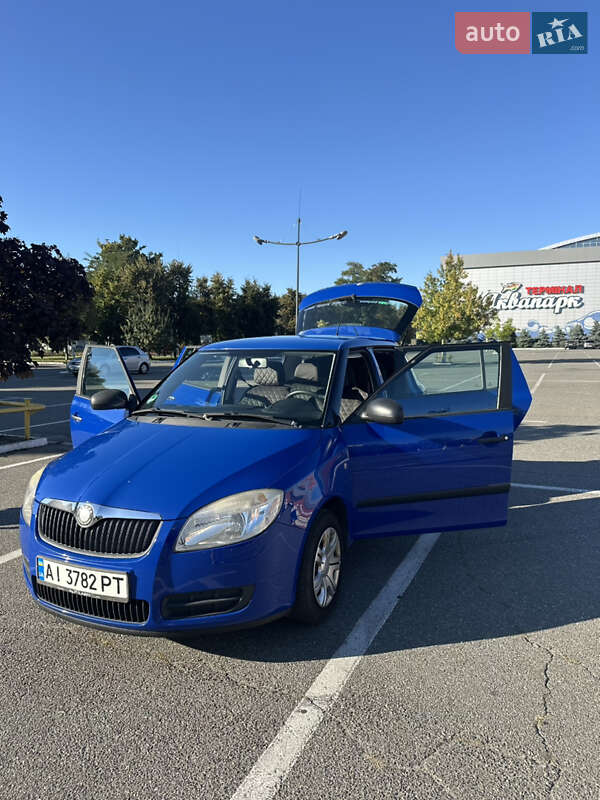 Хэтчбек Skoda Fabia 2009 в Броварах