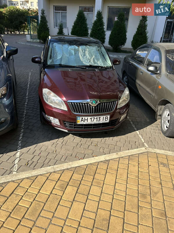 Хэтчбек Skoda Fabia 2012 в Южном