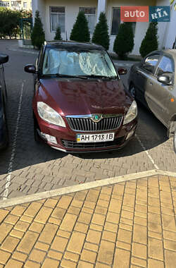 Хэтчбек Skoda Fabia 2012 в 