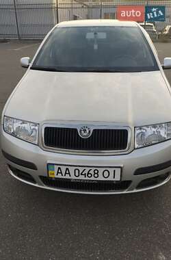Седан Skoda Fabia 2006 в Киеве