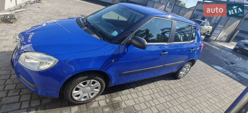 Хэтчбек Skoda Fabia 2009 в Горишних Плавнях