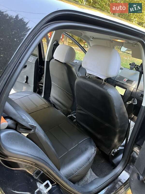 Хетчбек Skoda Fabia 2006 в Волочиську