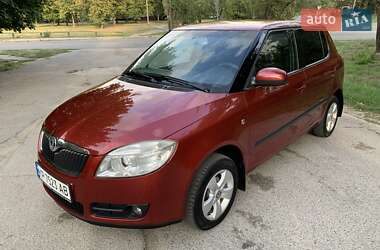 Хэтчбек Skoda Fabia 2007 в 
