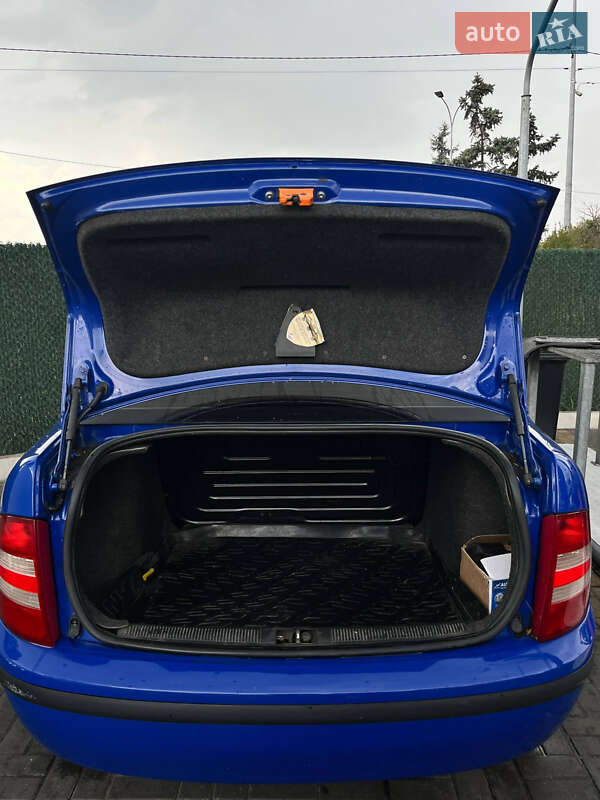 Седан Skoda Fabia 2007 в Києві