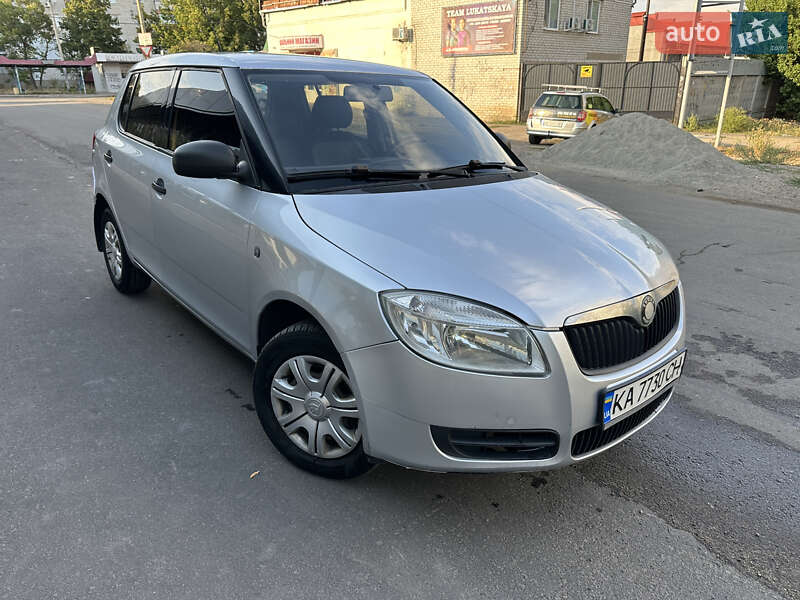 Хэтчбек Skoda Fabia 2008 в 