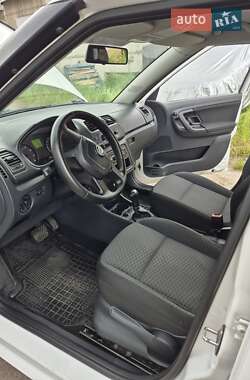 Хэтчбек Skoda Fabia 2011 в 