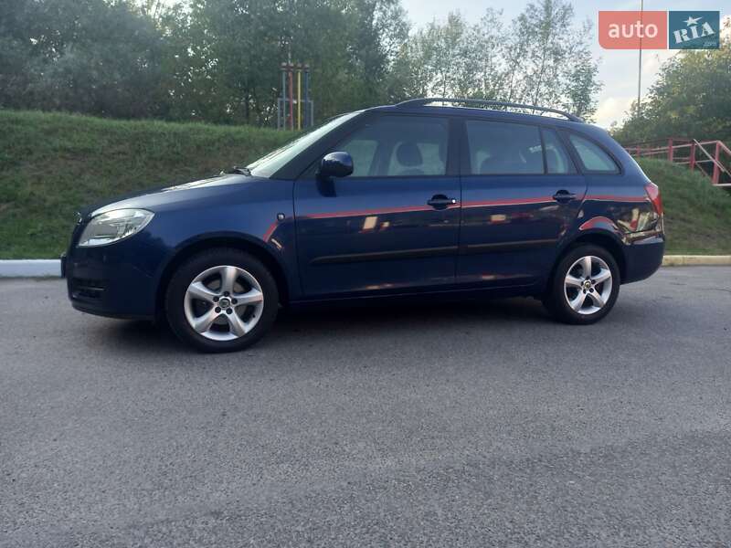 Універсал Skoda Fabia 2009 в Львові