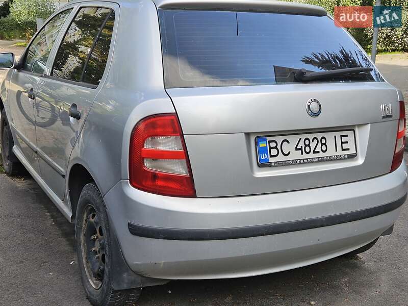 Седан Skoda Fabia 2003 в Львові