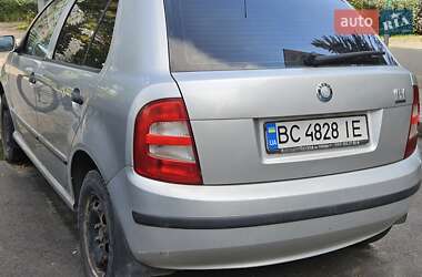 Седан Skoda Fabia 2003 в 