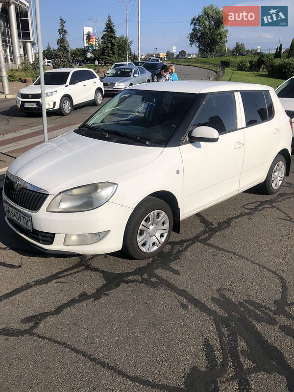 Хэтчбек Skoda Fabia 2012 в Киеве фото 3 Хэтчбек Skoda Fabia 2012 в Киеве
