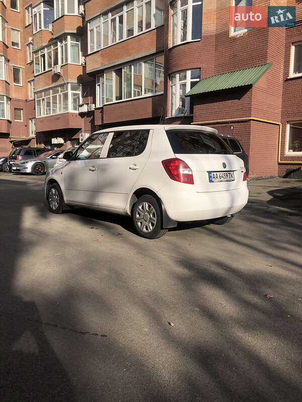 Хэтчбек Skoda Fabia 2012 в Киеве фото 5 Хэтчбек Skoda Fabia 2012 в Киеве