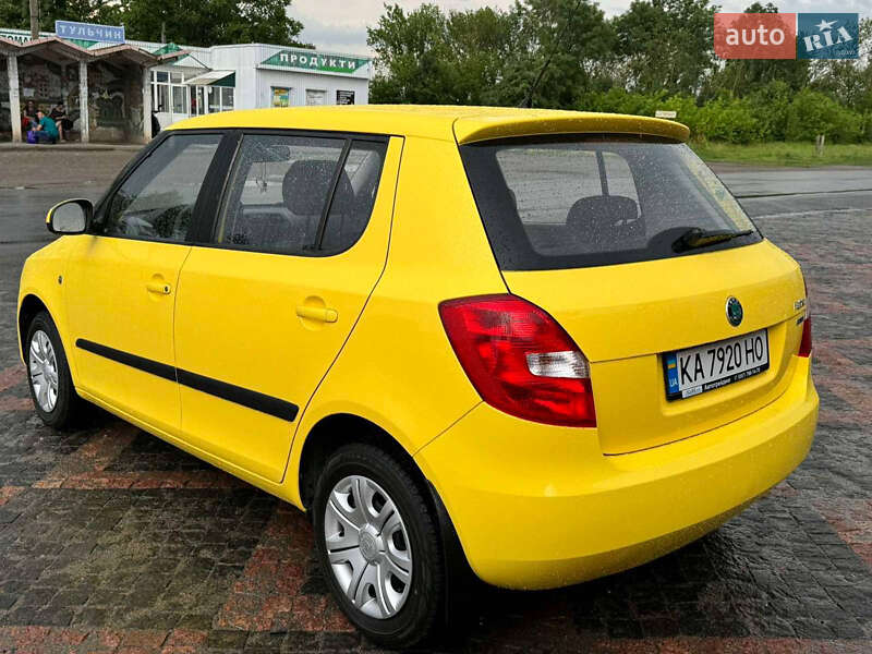 Хэтчбек Skoda Fabia 2011 в Киеве
