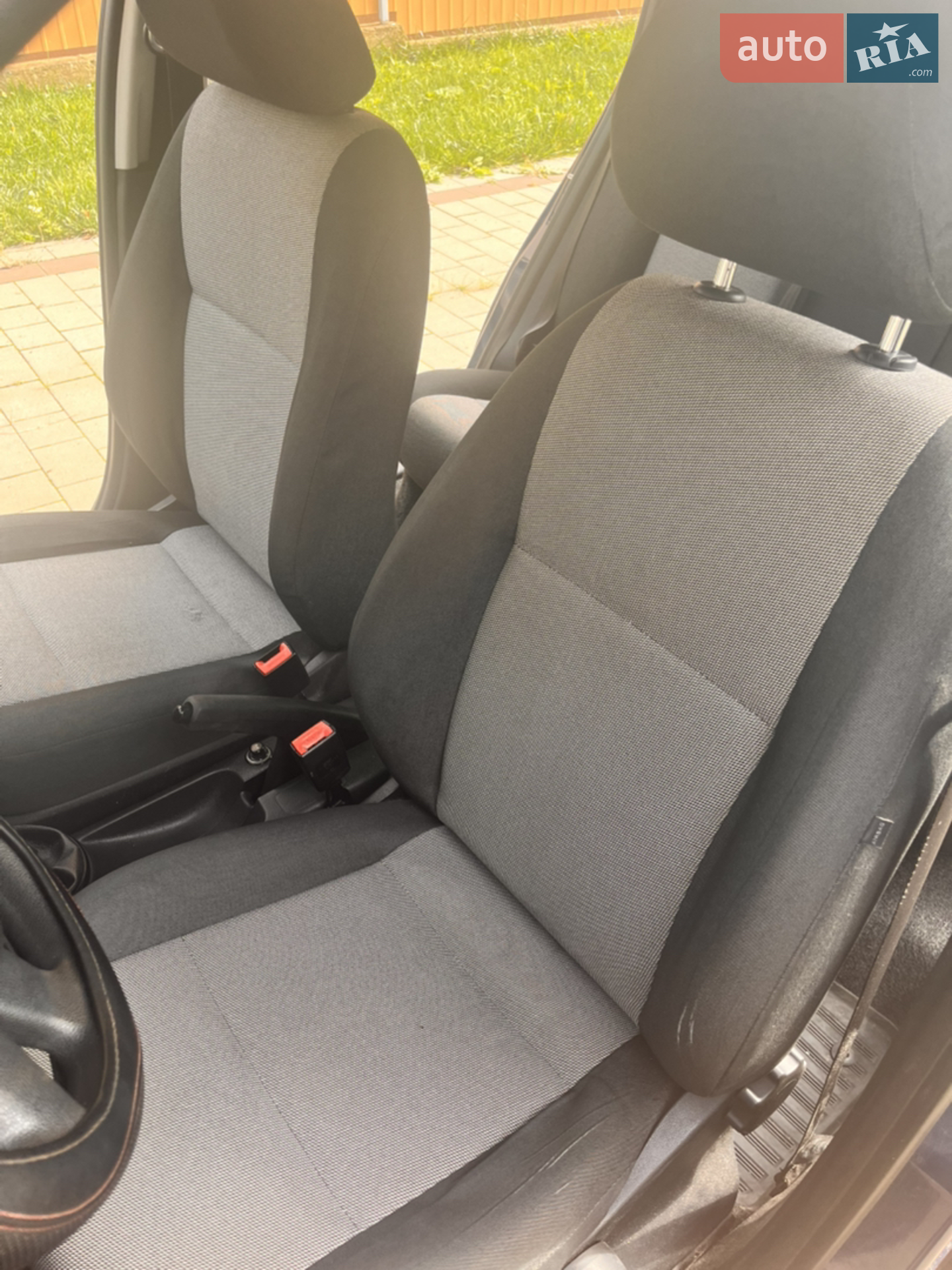 2011 Skoda Fabia - мініатюра 8