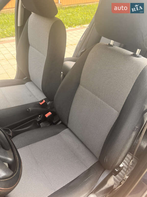 Хэтчбек Skoda Fabia 2011 в Ужгороде фото 8 Хэтчбек Skoda Fabia 2011 в Ужгороде