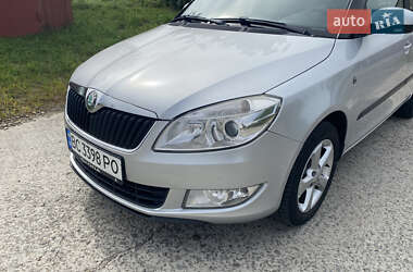 Хэтчбек Skoda Fabia 2011 в 