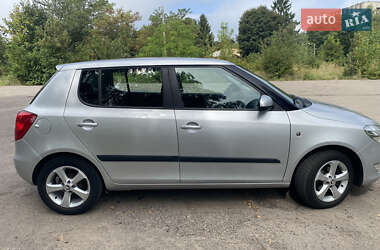 Хэтчбек Skoda Fabia 2011 в 