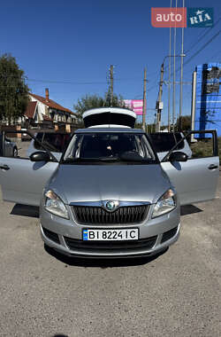 Хэтчбек Skoda Fabia 2011 в 