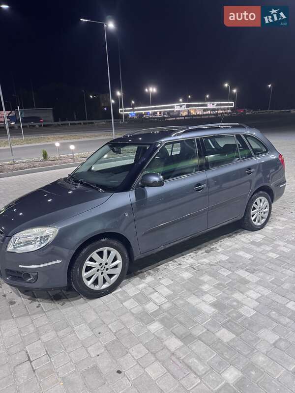 Універсал Skoda Fabia 2008 в Дніпрі