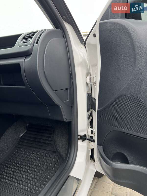 Хетчбек Skoda Fabia 2012 в Роздільній