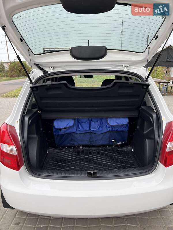 Хетчбек Skoda Fabia 2012 в Роздільній