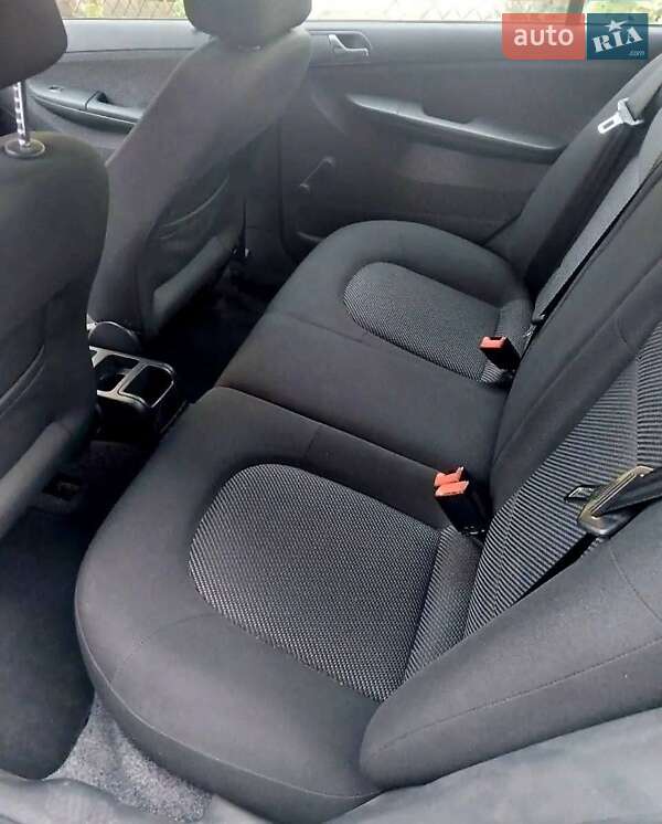 Хэтчбек Skoda Fabia 2006 в Луцке