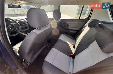 Хэтчбек Skoda Fabia 2011 в 